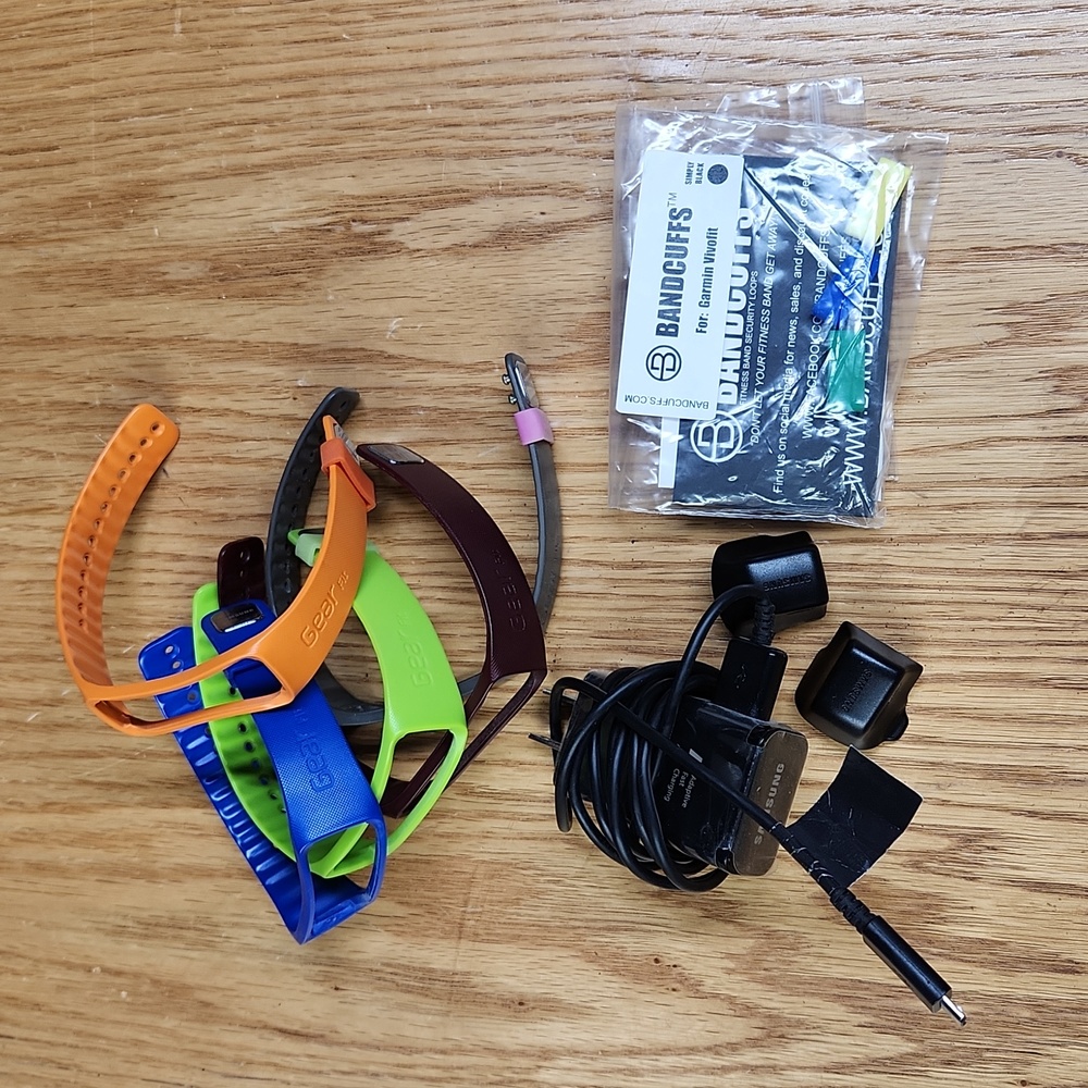 Samsung Gear Fit (original) watch accessory bundle